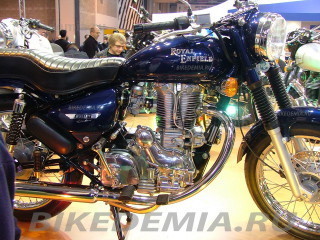 Мотоцикл Royal Enfield Bullet на шоу в NEC