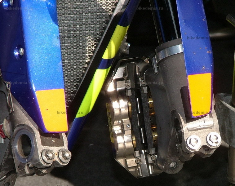 MotoGP: карбоновые тормозные колодки